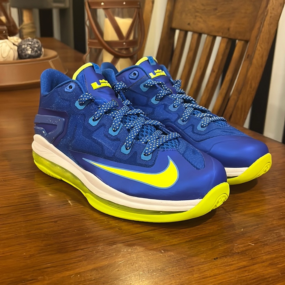 Nike Lebron XI Low Shoes Sneakers 644534 400 Boys Girls Youth Size 5.5Y Size 5.5